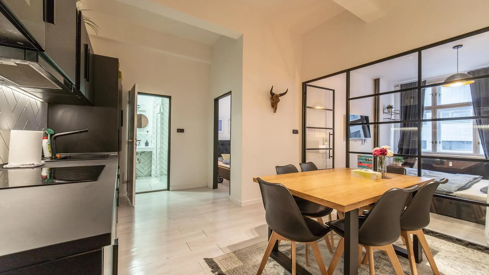 Sunny Central Apartment On Wenceslas Square By Easybnb Прага 0*,